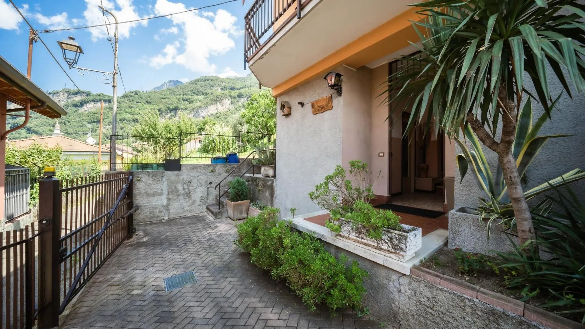 Esclusiva Casa Vacanze A Olcio Con Vista Mandello del Lario